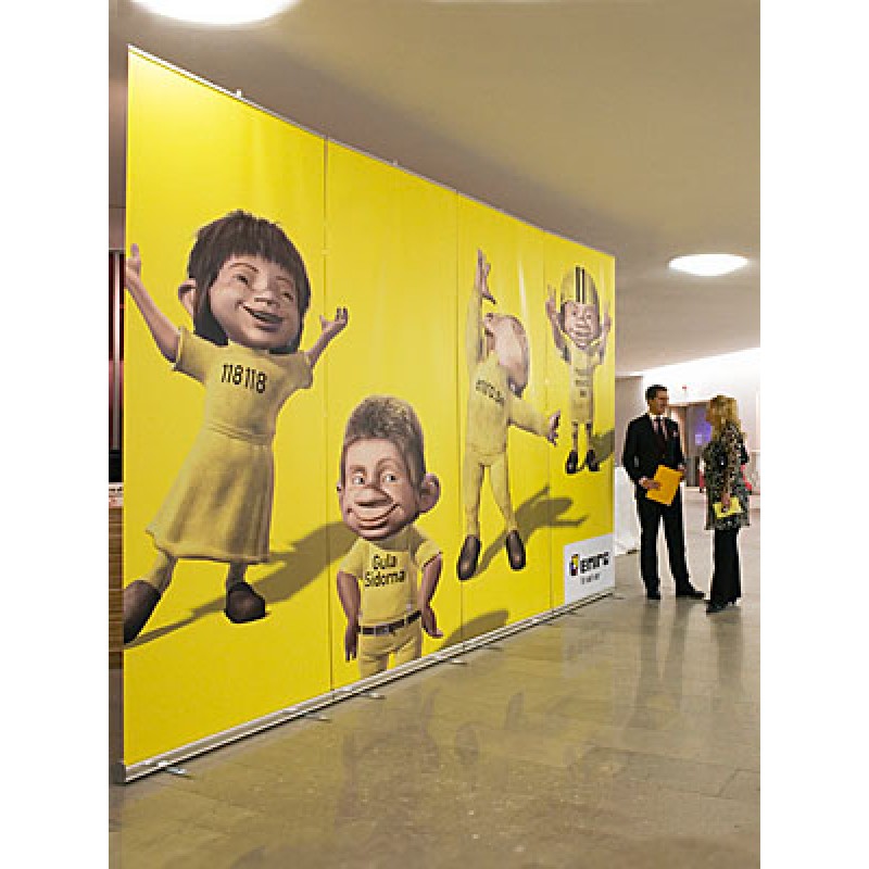 RollUp Expand MediaScreen XL